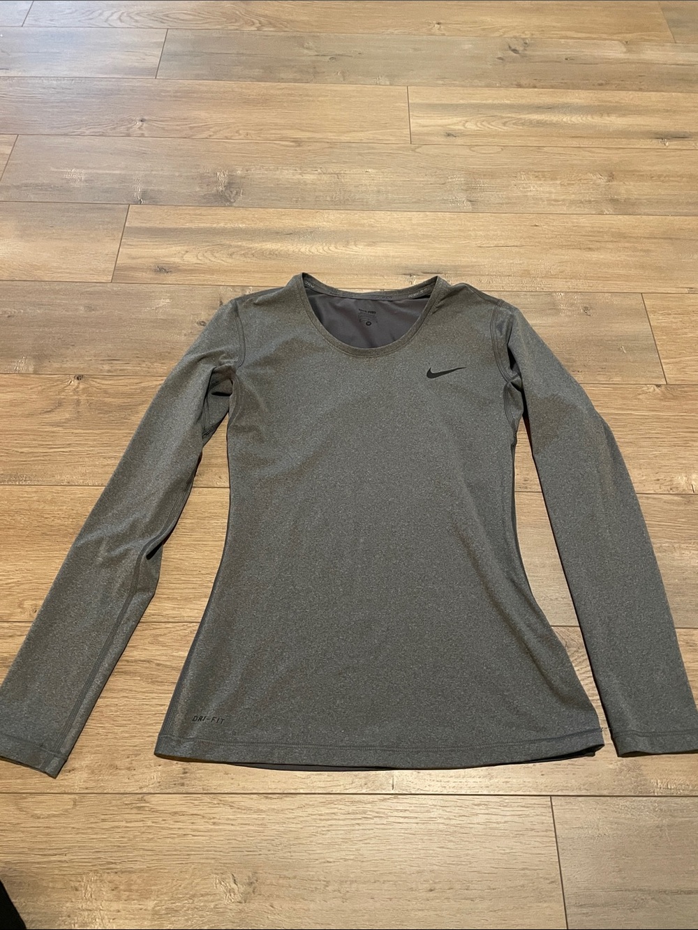 Nike Women's Long-Sleeve Performance Top - Charcoal